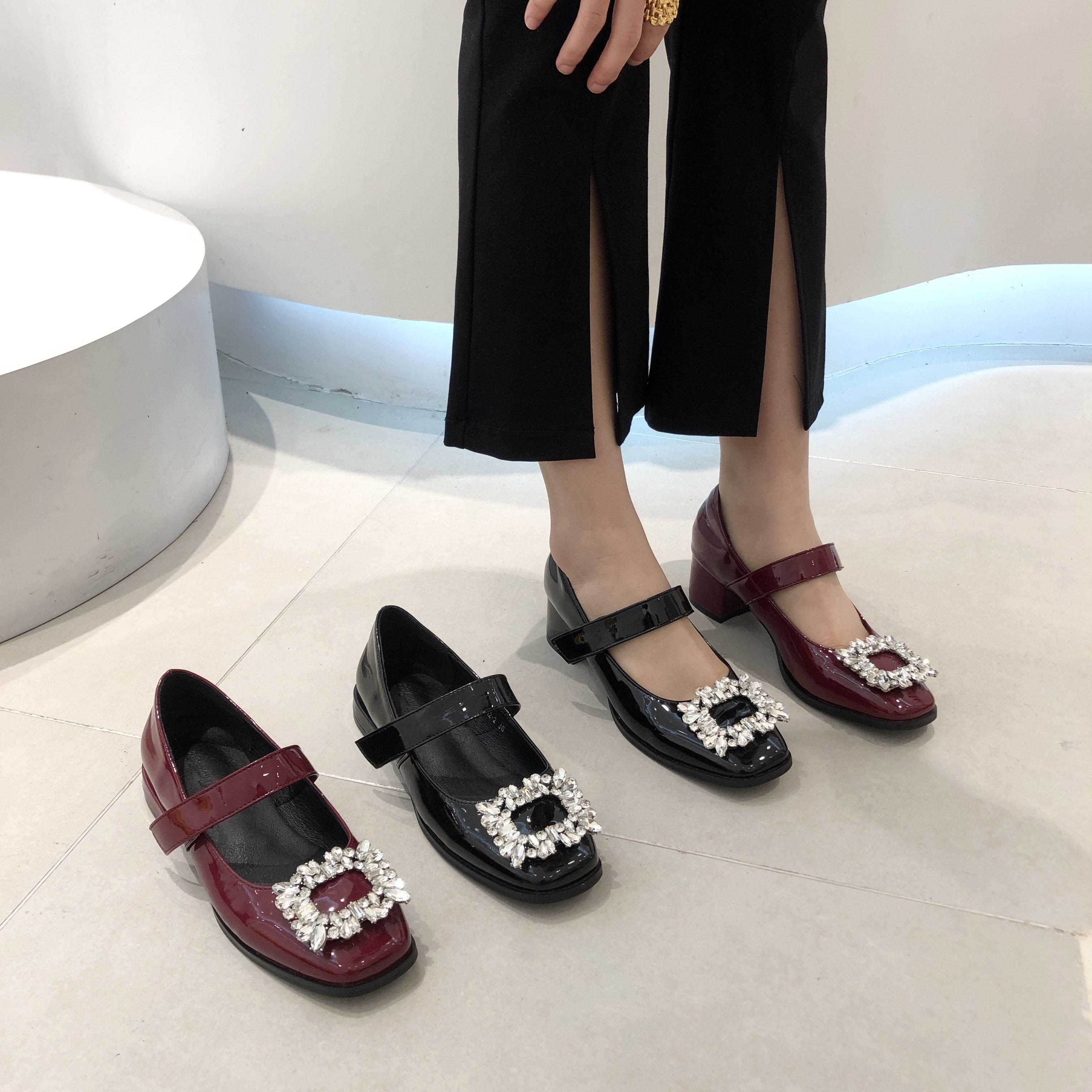 闪钻玛丽珍女鞋2022春季新款爆款方扣中跟一字带粗跟方头单鞋女