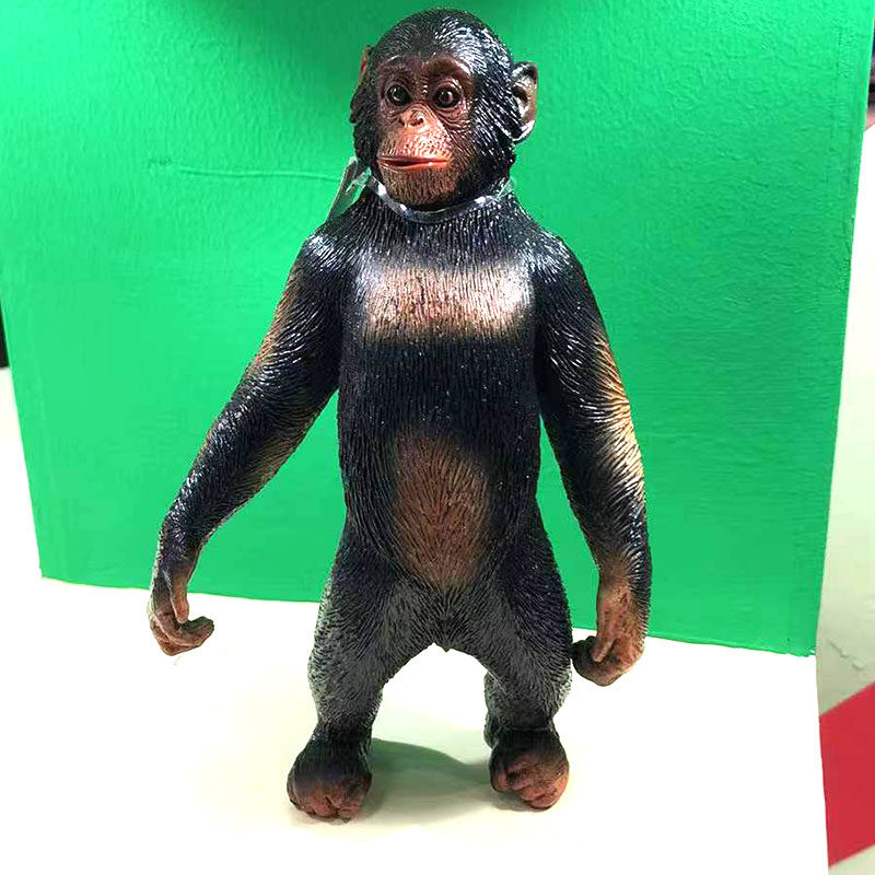 直立大猩猩持斧金刚锁链版巨猿金丝猴子仿真动物模型玩偶怪兽摆件