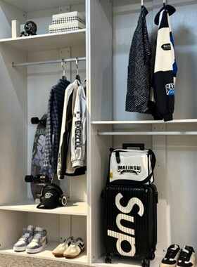 男孩房衣帽间潮牌衣柜衣服摆件