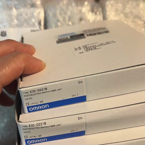 议价E32-D221B 2M光电开关传感器 OMRON可维修