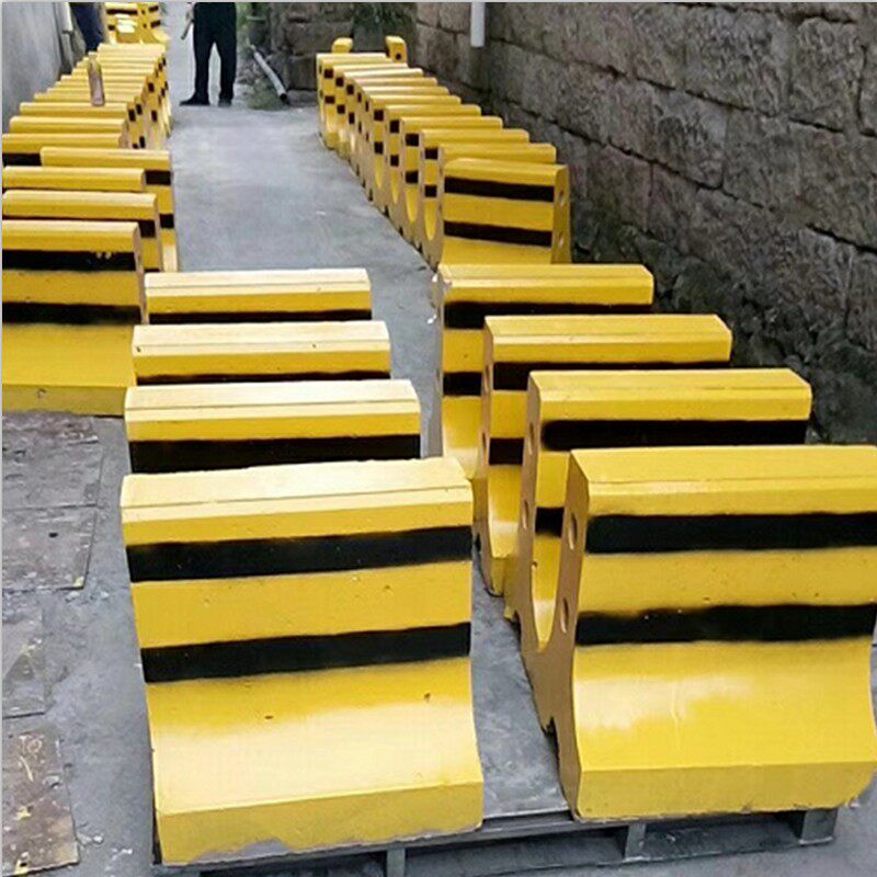 水泥墩 防撞墩 隔离墩子 黑黄红小区停车场道路分流禁行路障50