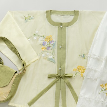 梨花絮明制汉服女绣花圆领衫弓袋袖蕾丝半身裙日常清新春夏新款