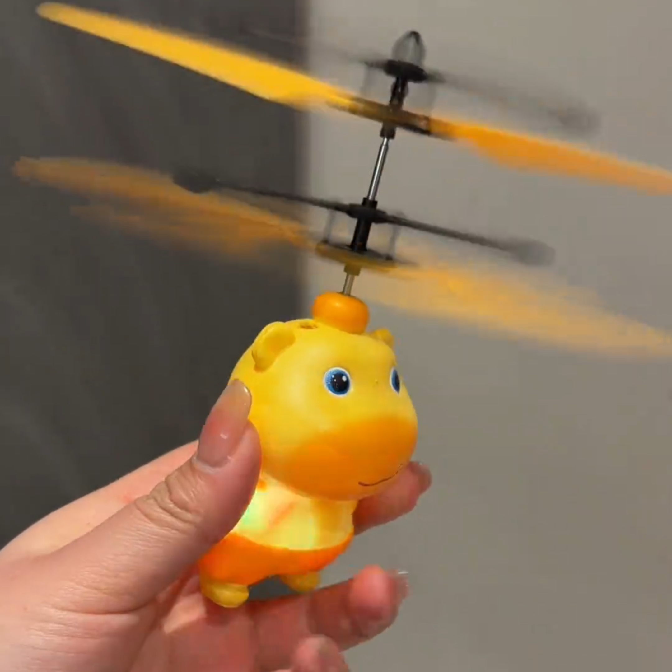 2026新款飞行器悬浮手势感应发光耐摔玩具爆款可爱卡通儿童,玩具/童车/益智/积木/模型,垂直悬浮玩具,淘宝优惠券,粉丝福利购,淘宝优惠卷