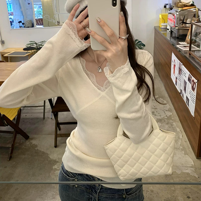 绝美蕾丝V领修身针织打底衫女