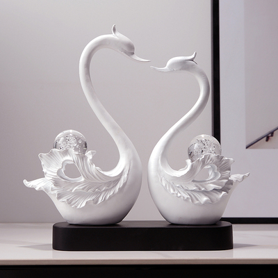 现代简约创意轻奢天鹅摆件酒柜电视柜客厅办公室装饰乔迁新婚礼品