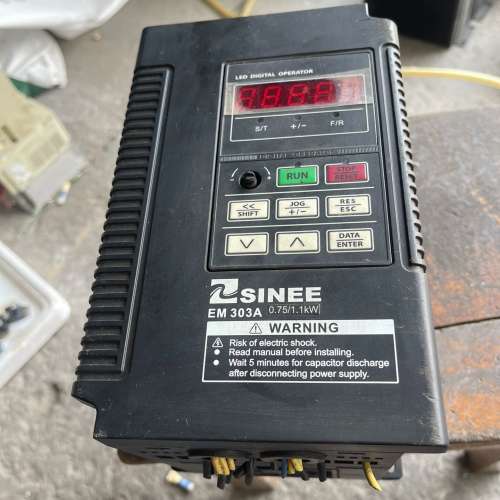议价变频器，型号EM303A-0R7G/1R1P-3，3议价