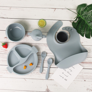 婴儿硅胶餐具套装 儿童小吸盘圆三格笑脸餐盘防摔喂养硅胶碗套装