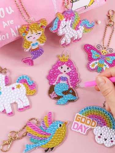 女孩手工创意粘贴幼儿园公主贴钻