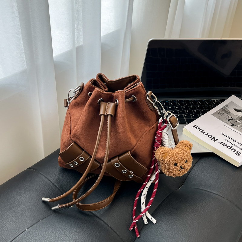 韩系麂皮绒水桶包轻奢小众托特包