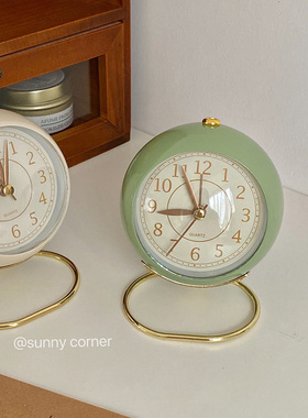 ins北欧简约复古桌面静音时钟摆件宿舍卧室学生用床头夜光闹钟