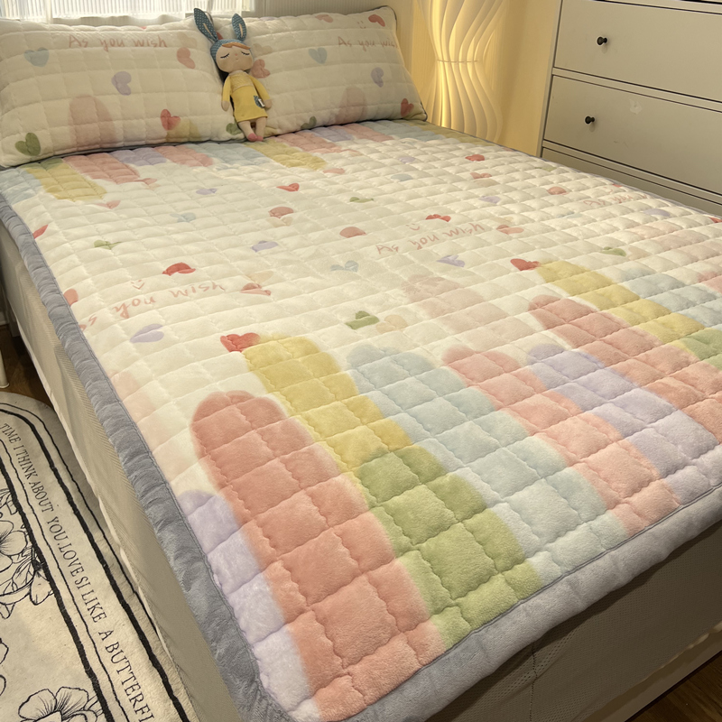 保暖蓄热抗静电牛奶绒床垫