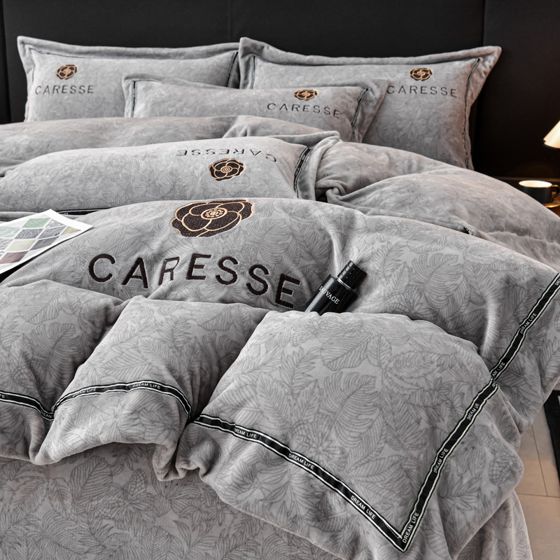 冬季高克重牛奶绒刺绣四件套