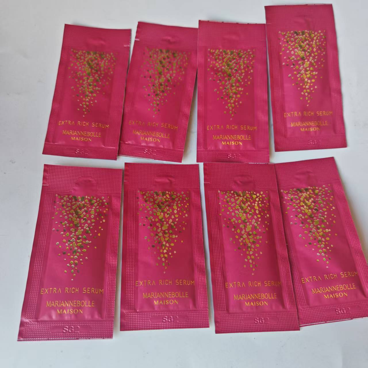 玛丽安保莱魅宠驻颜精华液 2ML*8片 体验装试用装
