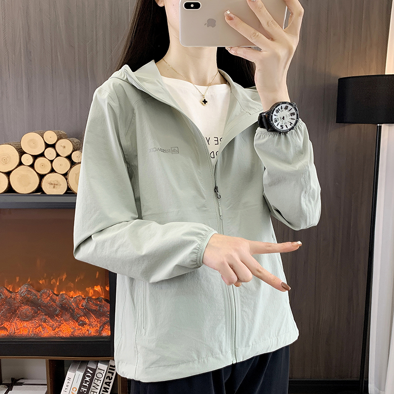 品牌新款冲锋衣女户外运动宽松防风防水百搭透气外套登山服套装