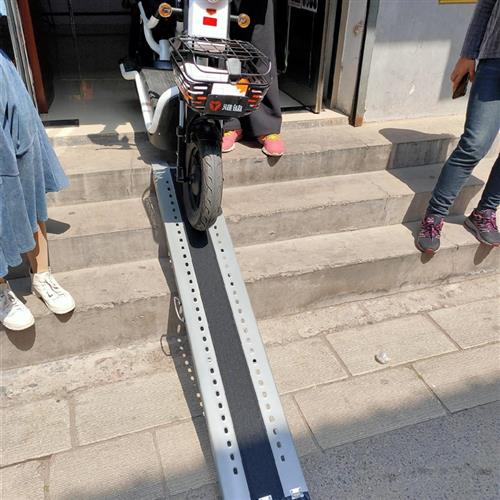 折叠式电动车道垫摩托车上台阶板车垫车梯专用电瓶车长条大厦神器