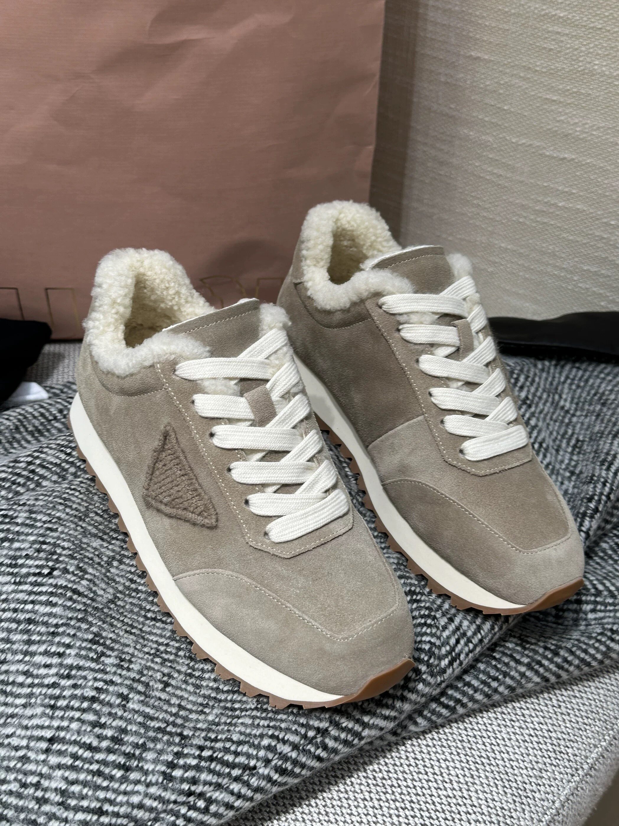 李亚男冬季加绒女休闲鞋