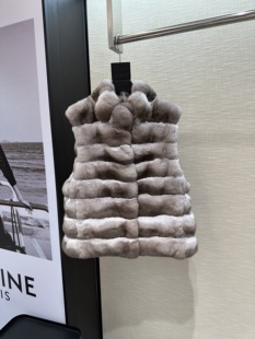 龍猫时尚 贵气十足 马甲 新年战袍稀缺牛货硬货 李亚男2026年冬季