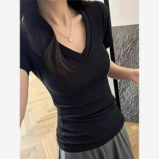 收腰显瘦辣妹设计感上衣女 纯棉黑色正肩V领短袖 T恤女夏季 新款 修身