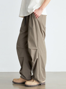 Vavu秋季廓形纯色褶皱伞兵裤男美式复古休闲阔腿丛林裤垂坠感长裤