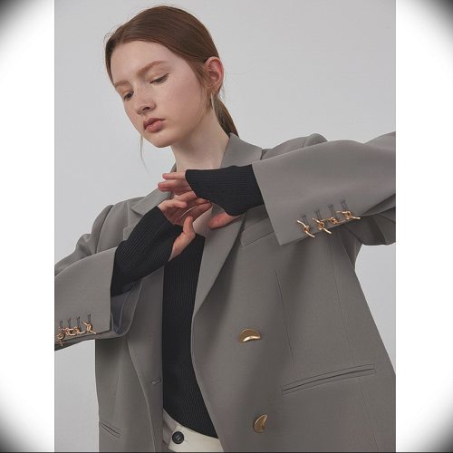 circlofy翻驳领西装小外套女2026春装新款设计感开叉休闲西服上衣