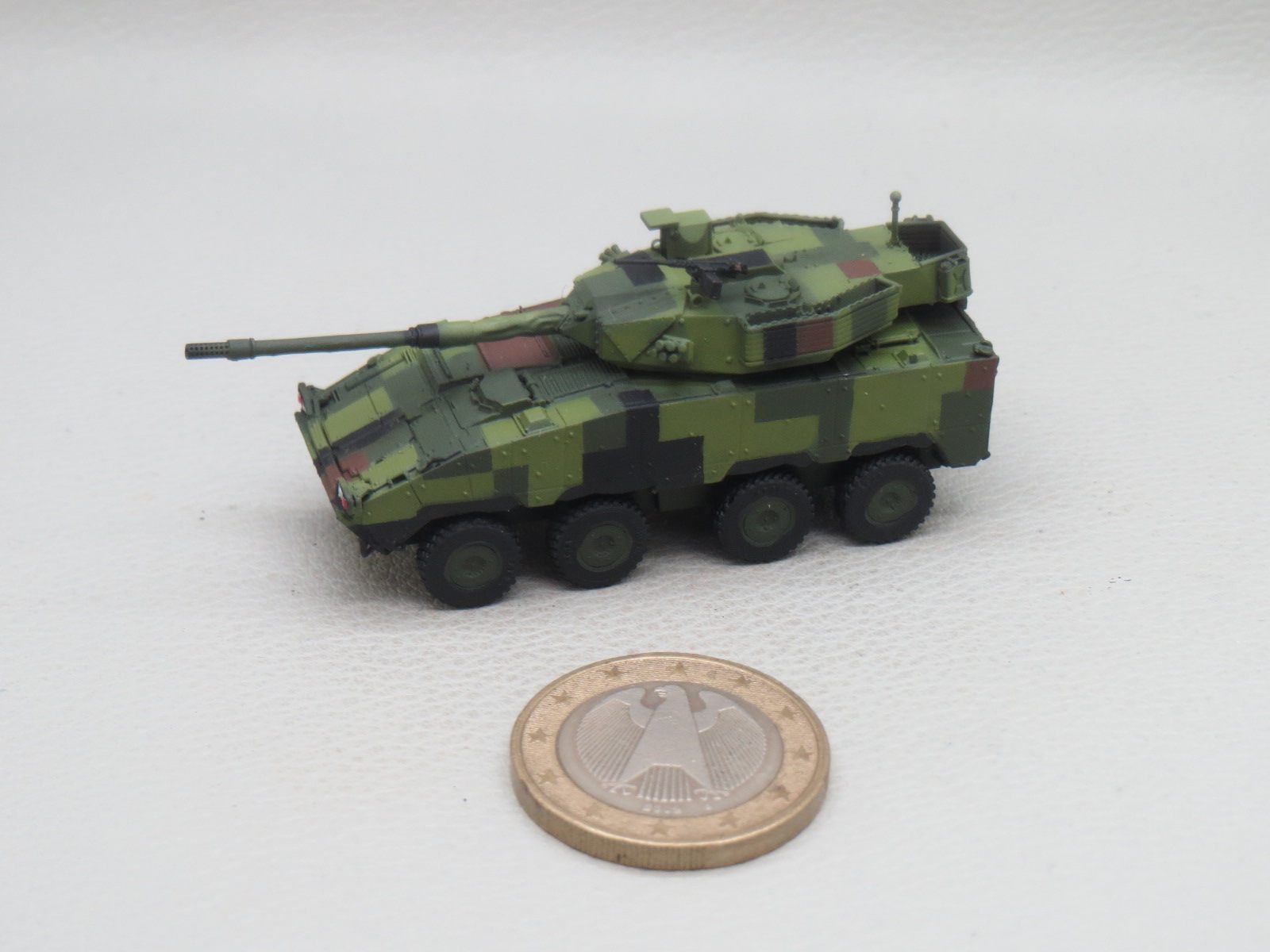 【展示】1/144 现代中国台湾CM-37云豹装甲车105mm机炮