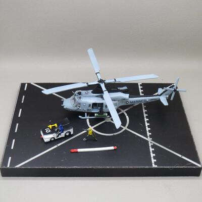 【展示】1/144现代 美国海军USMC UH-1Y ‘VENOM’ Helicopter