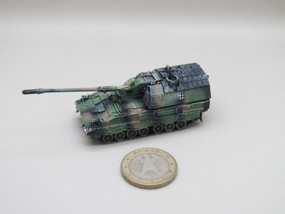 【展示】1/144现代德军  pzh-2000 self propelled artillery