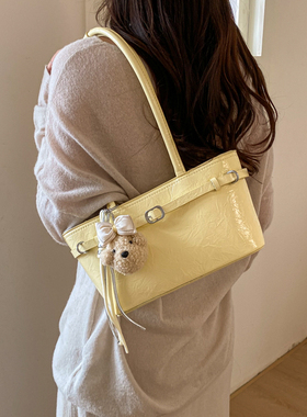 大容量包包女简约新款洋气百搭简约腋下包时尚单肩小众通勤托特包