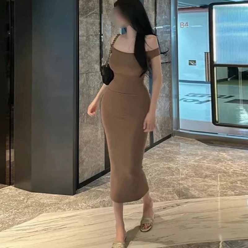 纯欲风夏季新款修身女人味连衣裙性感一字露肩显身材包臀吊带长裙