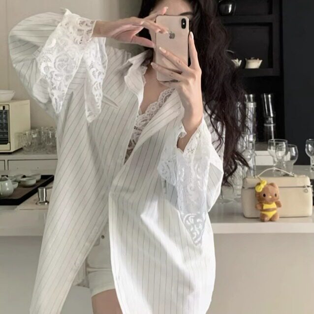 纯欲风春夏新款修身性感V领蕾丝内搭+条纹宽松休闲防晒衬衫两件套