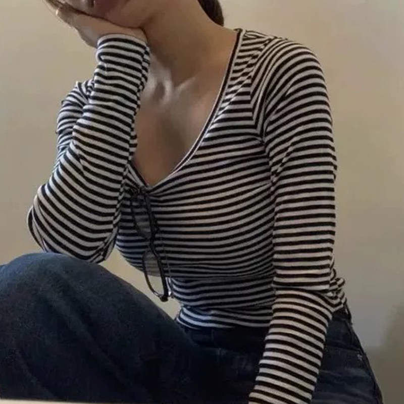 2024韩版春秋新款纯欲风百搭性感低胸修身显身材时髦条纹长袖t恤