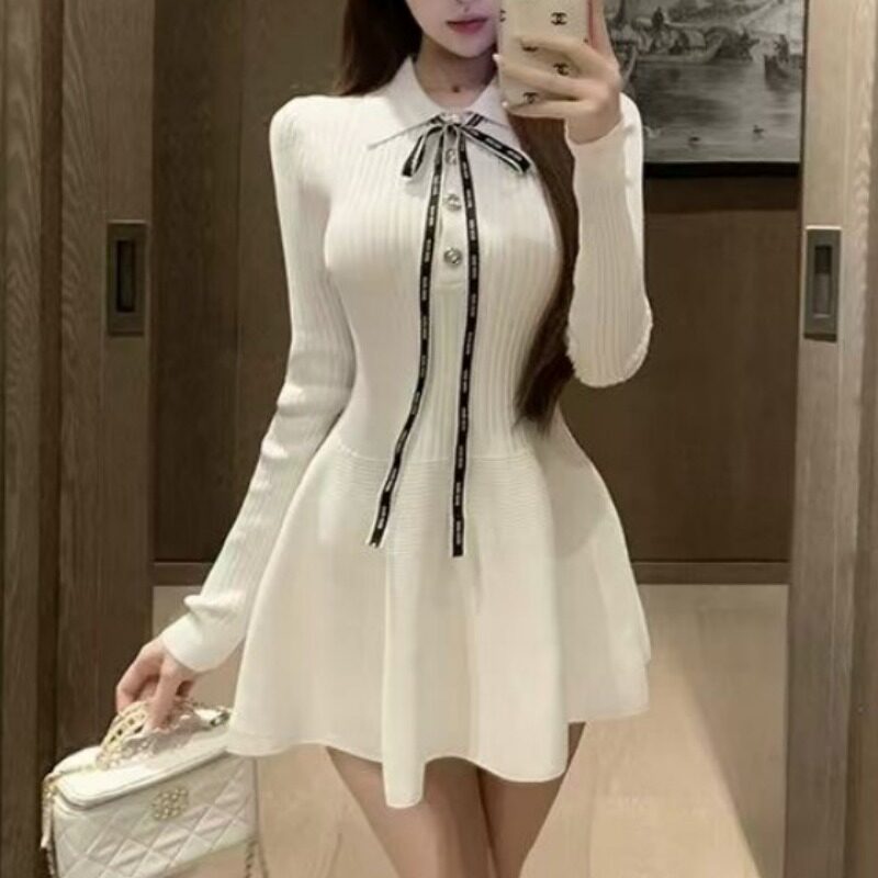 韩国秋冬新款张元英风格少女装针织连衣裙时尚翻领收腰蓬蓬裙短裙