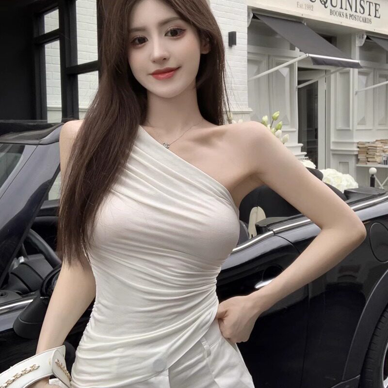 白色褶皱新款露肩夏季背心辣妹斜肩打底上衣女外穿显瘦韩版设计感