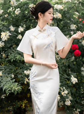 白色司藤改良旗袍2026新款复古民国新中式订婚连衣裙女小个子夏季