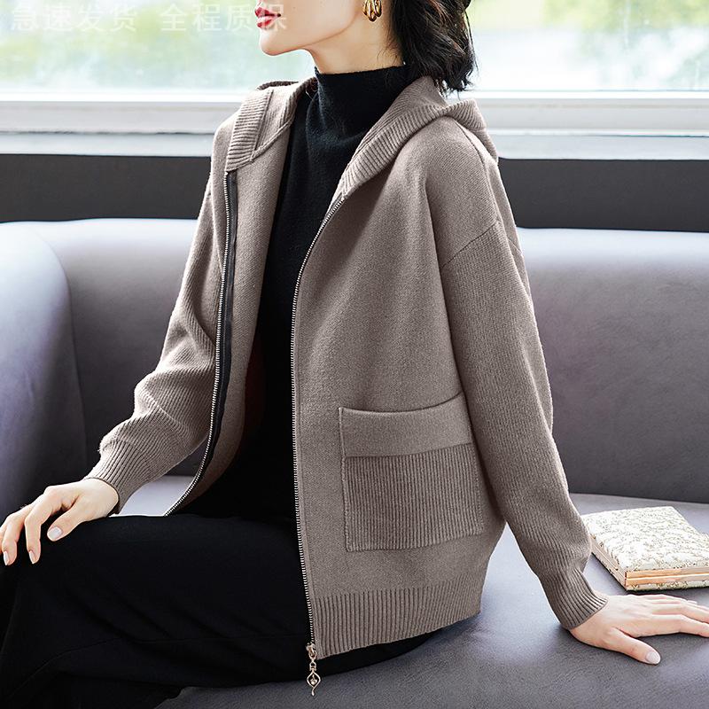 2025新款中老年人女式春秋季洋气连帽上衣服中老年女式春秋外套