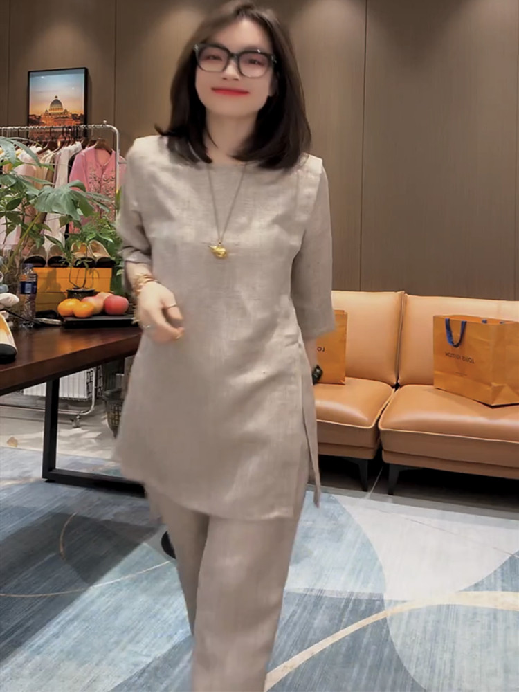 Slimming 2025 Mid-Length Tee & Skinny Pants Outfit - Product image 3