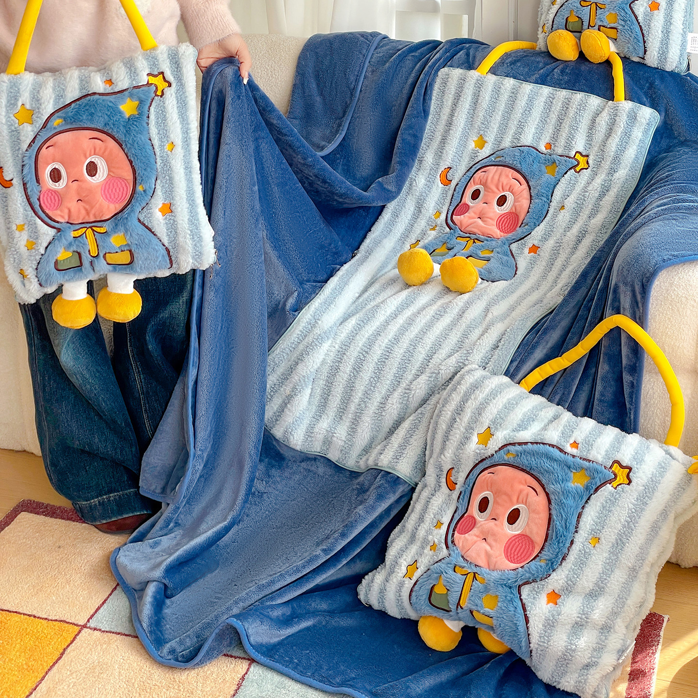 法莱绒 可爱星星人抱枕毯子二合一2026新款车用午睡两用折叠被子