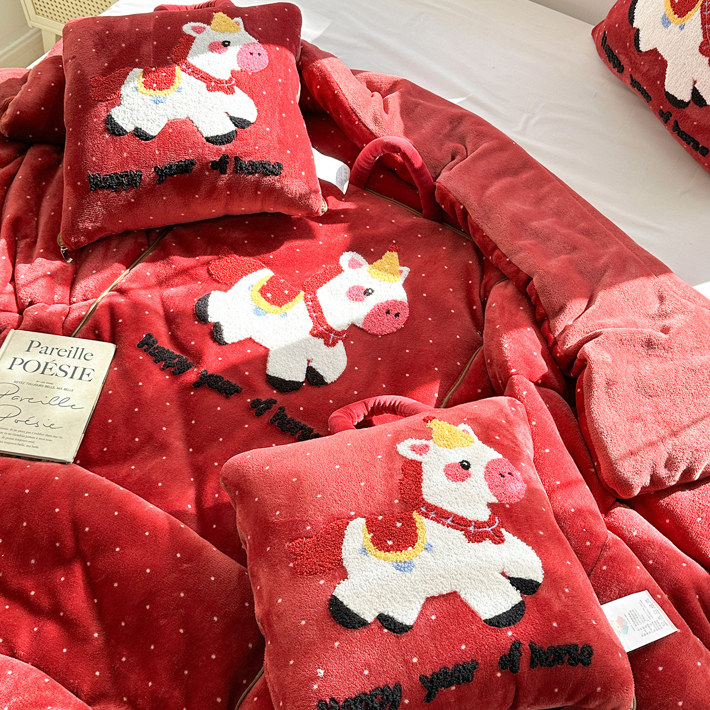 牛奶绒加厚抱枕车用被子两用2026新款折叠靠背枕午睡枕头被二合一,居家布艺,抱枕被,淘宝优惠券,粉丝福利购,淘宝优惠卷