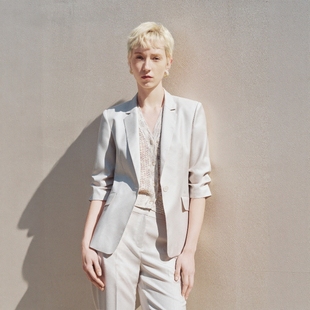 女LWL352T03000 西装 Laurel劳芮新款 轻浅灰五分袖