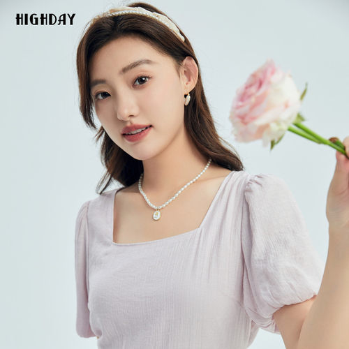 highday轩日2026夏季新款法式方领修身女裙洋气泡泡袖连衣裙长裙