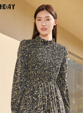 highday轩日商场款打底女裙2023冬季新款立领印花长袖修身连衣裙