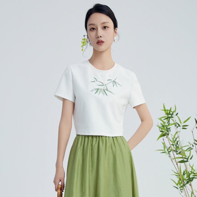 鲁思蒂白色短袖t恤女2025新款夏季时尚休闲显瘦圆领刺绣短款上衣