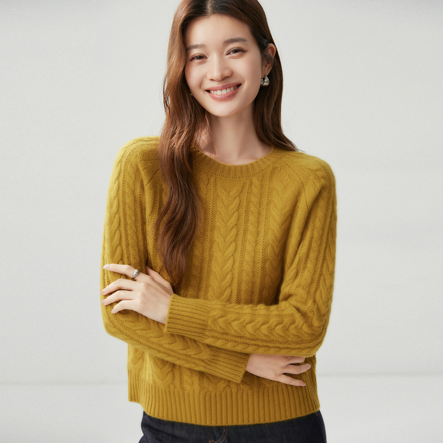 老钱风圆领山羊绒衫女保暖打底衫