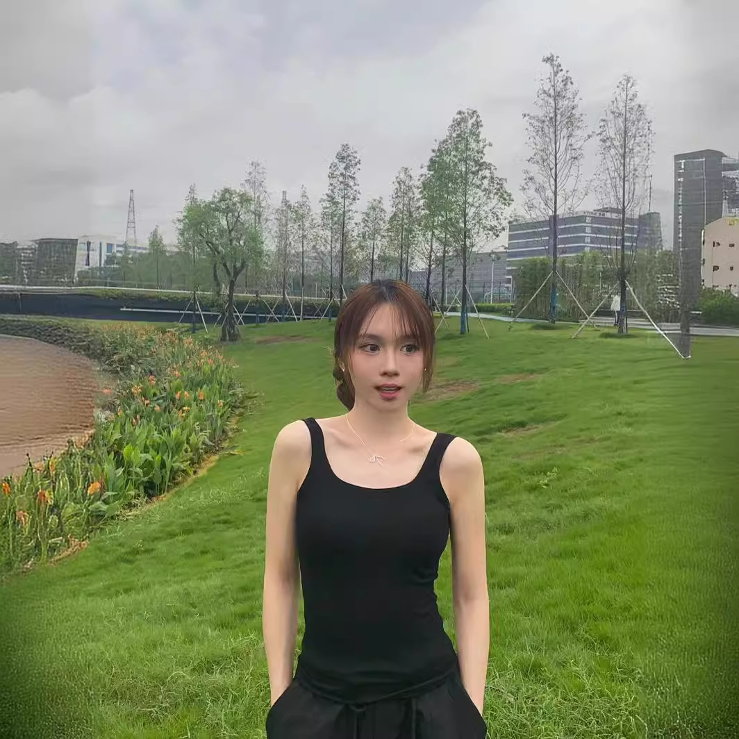 简漫妮@性感U型露背小吊带背心女