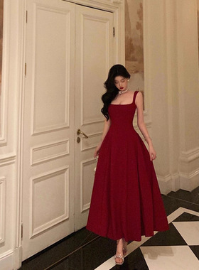 法式气质赫本吊带红色连衣裙夏季新款收腰显瘦褶皱网红a字长裙子