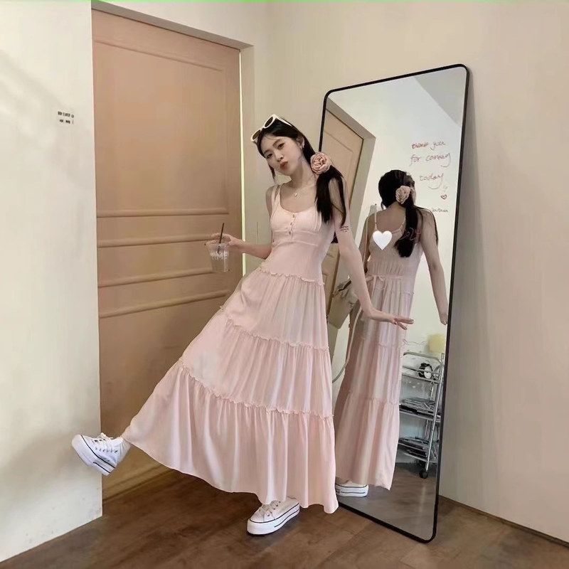 粉色氛围感露背吊带连衣裙女夏季拍照高级感穿搭海边度假沙滩长裙
