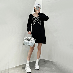 春秋新款蝴蝶结风黑色长袖针织连衣裙女宽松中长款毛衣裙37653