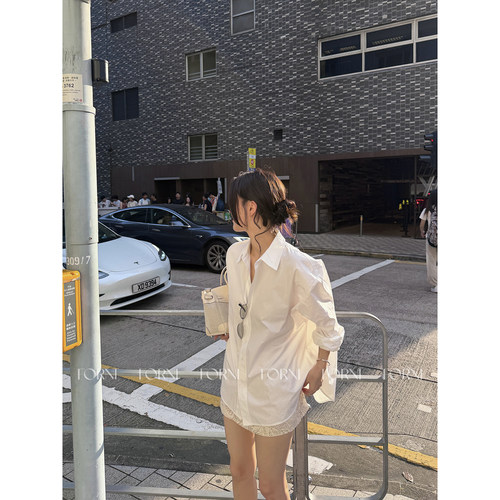 简约廓形白衬衫/蕾丝半裙套装