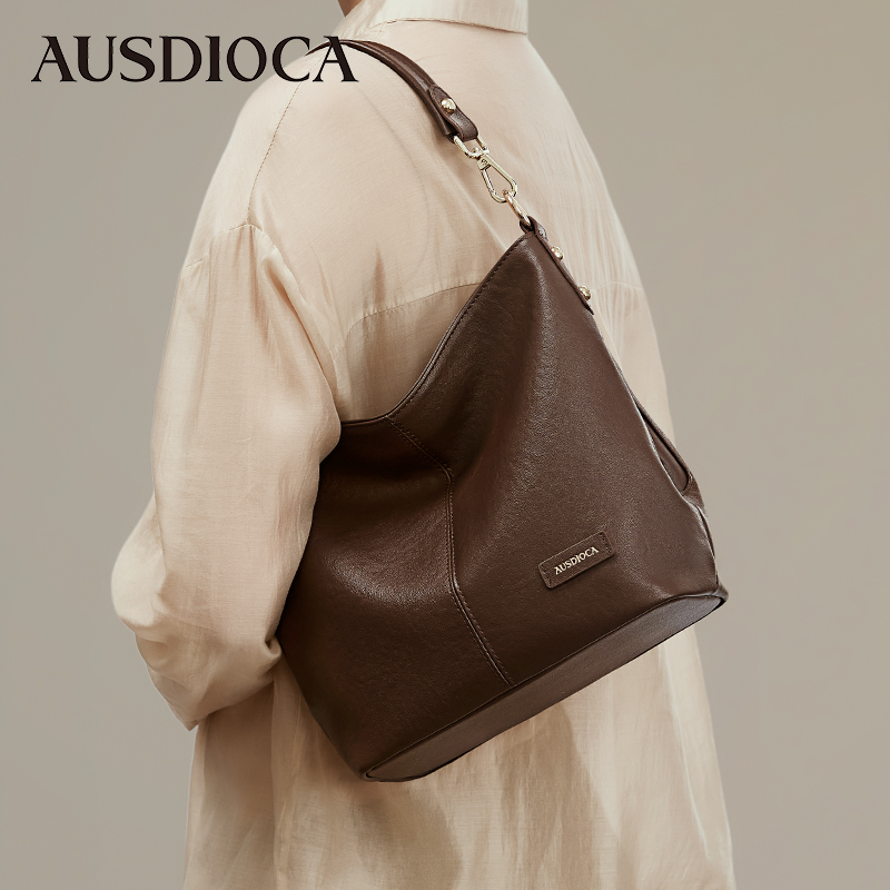 真皮水桶包女2025新款时尚大容量