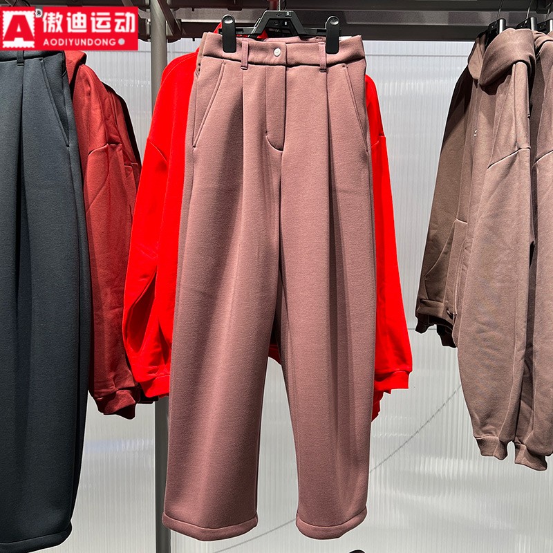 耐克女裤2026春新款简约柔软舒适宽松褶裥直筒运动长裤IF0322-502